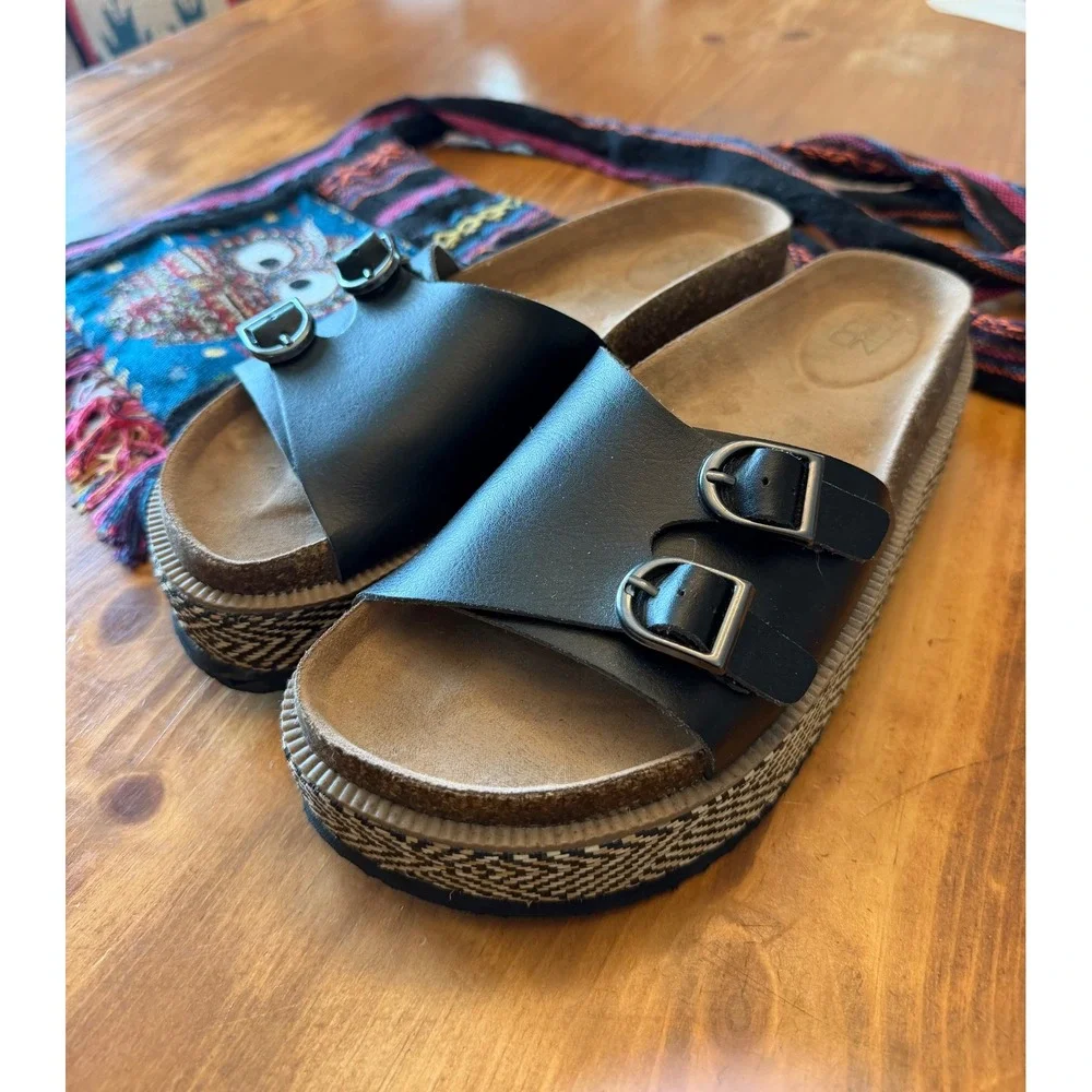 No Boundaries Platform Sandals 8.5 & Boho Owl Woven Crossbody Bag Bundle Set